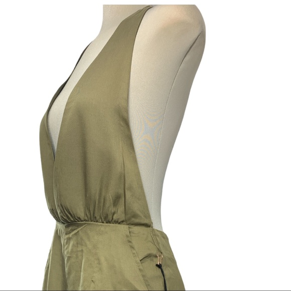* NEW * Olive Jumpsuit - Short Open Back Size S - Picture 2 of 15